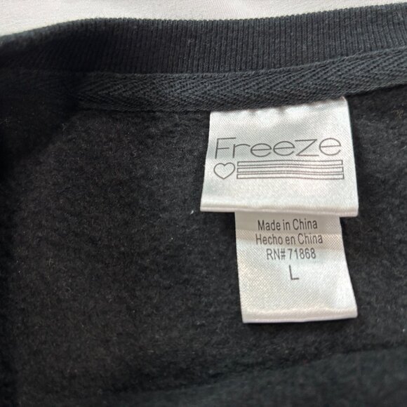 Winter Gnome Sweatshirt Crewneck, Juniors Large Lot D - Picture 2 of 5